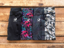 Load image into Gallery viewer, Black &amp; Grey Camo Pattern Printed Activewear Leggings
